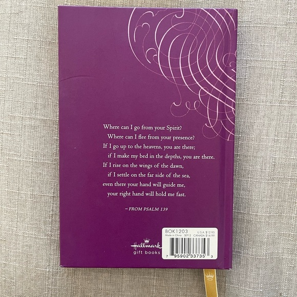 Religious books and keepsake bundle; the Christ story cross & two books gift set - Picture 3 of 7